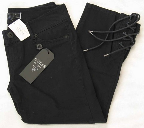 Guess Capri denim jeans, Guess Ladies Capri stretch, low rise, slim fit, black and white denim jeans, Hamper's Jeans Toronto Ontario.