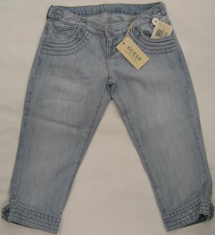 Guess Capri jeans, Guess ladies Capri 18.5" inseam, stretch sun bleach baby blue stretch jean Capri, Hamper's Jeans Toronto Ontario.