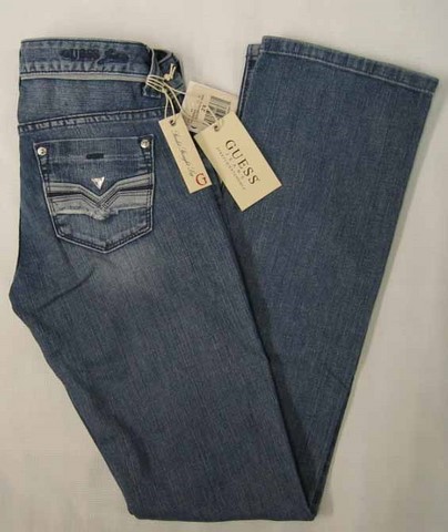 Guess Starlet denim jeans, Guess Ladies Starlet stretch, slim fit, low rise, straight leg denim jeans, Hamper's Jeans Toronto Ontario.