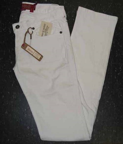 Guess Starlet jeans, Ladies Guess Starlet jeans, slim fit, dangerously low, skinny leg, in black or white, Hamper's Jeans Toronto Ontario.