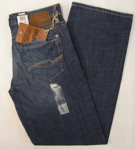 Mavi Marco denim jeans, Men's Mavi Marco mid rise, wide straight leg denim jeans, Hamper's Jeans Toronto Ontario.