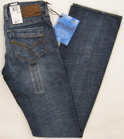 Mavi Zoe denim jeans, Mavi Ladies Zoe stretch denim jeans, Mavi low rise, boot cut jeans, Hamper's Jeans Toronto Ontario.