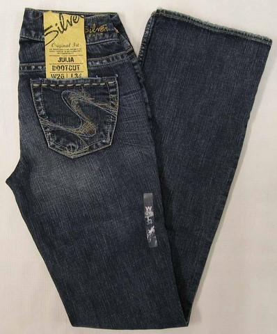 Silver Julia denim jeans, Ladies Silver Julia stretch, regular rise, original fit, boot cut denim jeans, Hamper's Jeans Toronto Ontario.