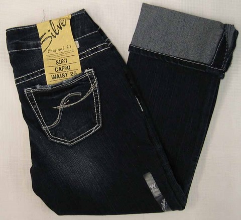 Silver Suki Capri denim jeans, Ladies Silver Suki Capri stretch, Original fit, dark indigo denim jeans, Hamper's Jeans Toronto Ontario.